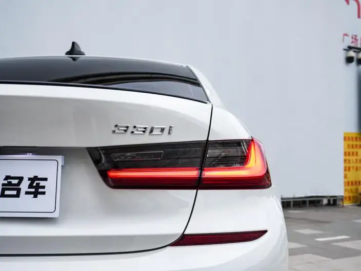 BMW 3 Series 2022 Model 330i M Sports Night Set – фото 8