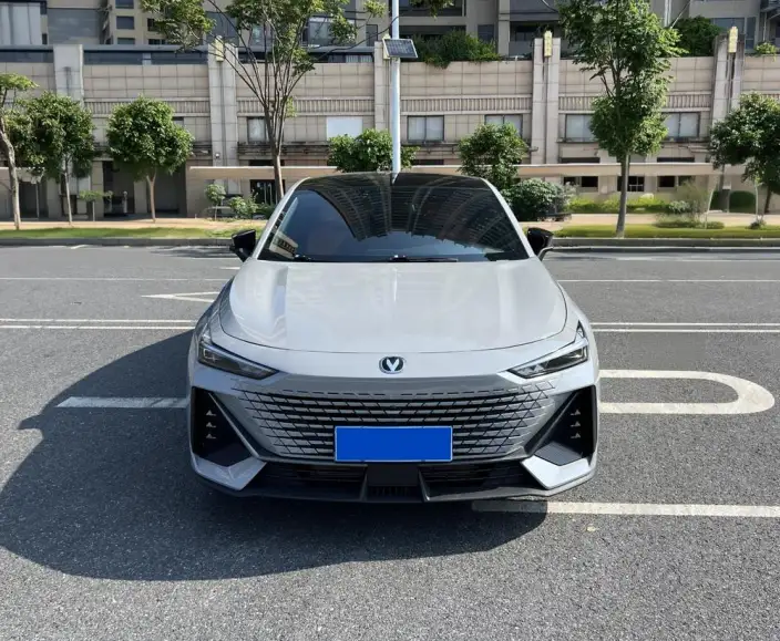 Changan UNI-V 2022 Model 1.5T Noble Model