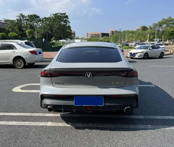 Changan UNI-V 2022 Model 1.5T Noble Model – фото 5
