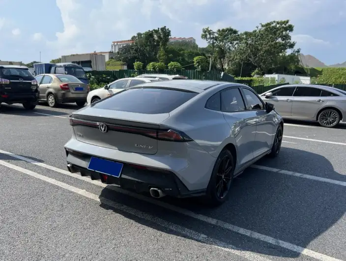 Changan UNI-V 2022 Model 1.5T Noble Model – фото 6