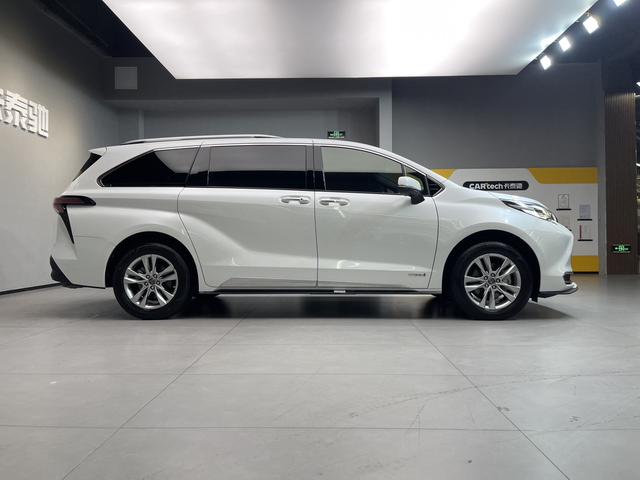 Toyota Sienna 2021 2.5L Hybrid Platinum Edition – фото 7