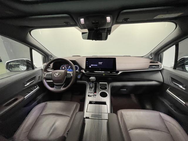 Toyota Sienna 2021 2.5L Hybrid Platinum Edition – фото 9