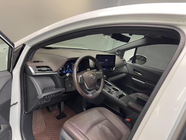Toyota Sienna 2021 2.5L Hybrid Platinum Edition – фото 10
