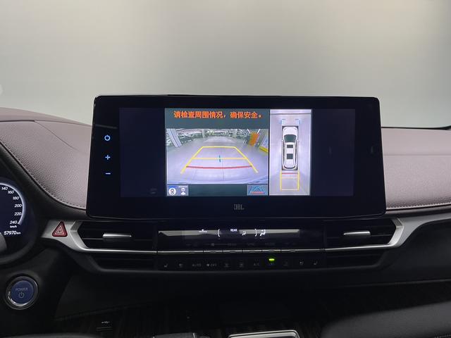Toyota Sienna 2021 2.5L Hybrid Platinum Edition – фото 16