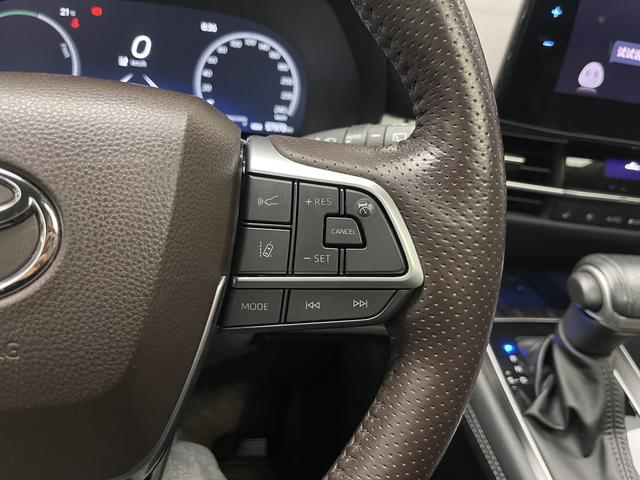 Toyota Sienna 2021 2.5L Hybrid Platinum Edition – фото 20