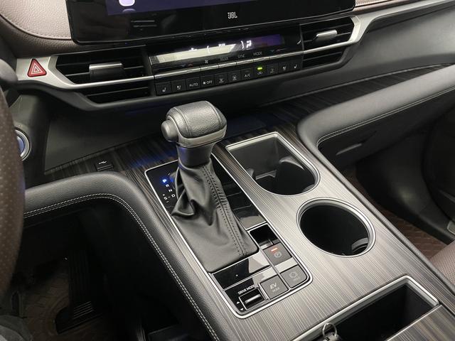 Toyota Sienna 2021 2.5L Hybrid Platinum Edition – фото 21
