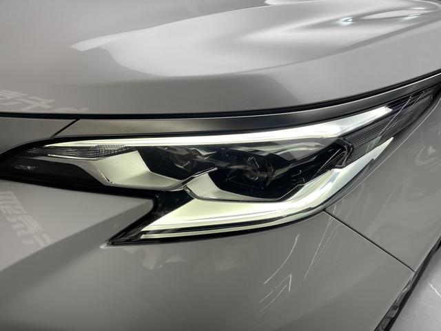 Toyota Sienna 2021 2.5L Hybrid Platinum Edition – фото 23