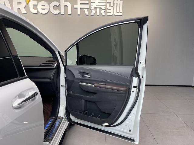 Toyota Sienna 2021 2.5L Hybrid Platinum Edition – фото 28