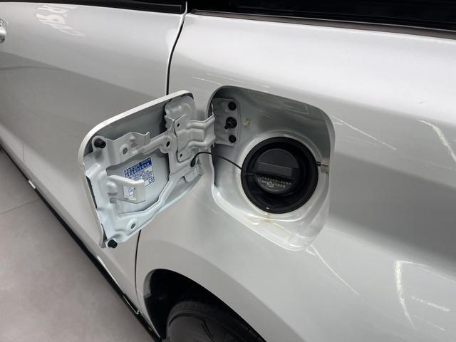 Toyota Sienna 2021 2.5L Hybrid Platinum Edition – фото 31