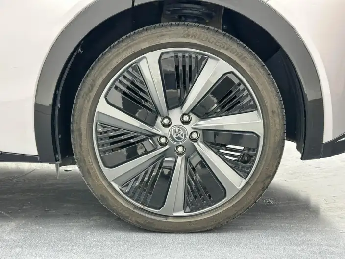 TOYOTA bZ5 2025 Model 550 PRO – фото 9