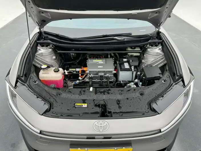 TOYOTA bZ5 2025 Model 550 PRO – фото 10