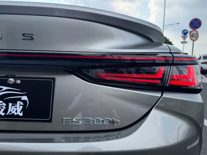 Lexus ES 2025 Model 300h Premium – фото 7