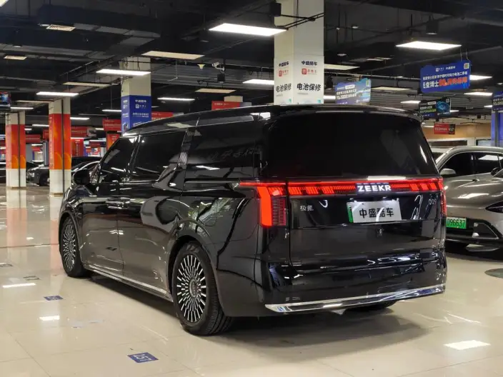 ZEEKR 009 2024 Model VI seat Executive Edition 4WD 108kWh – фото 4