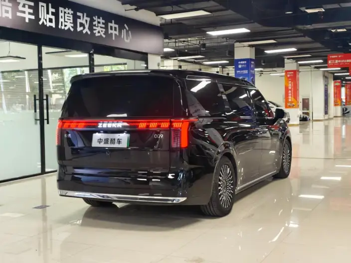 ZEEKR 009 2024 Model VI seat Executive Edition 4WD 108kWh – фото 6