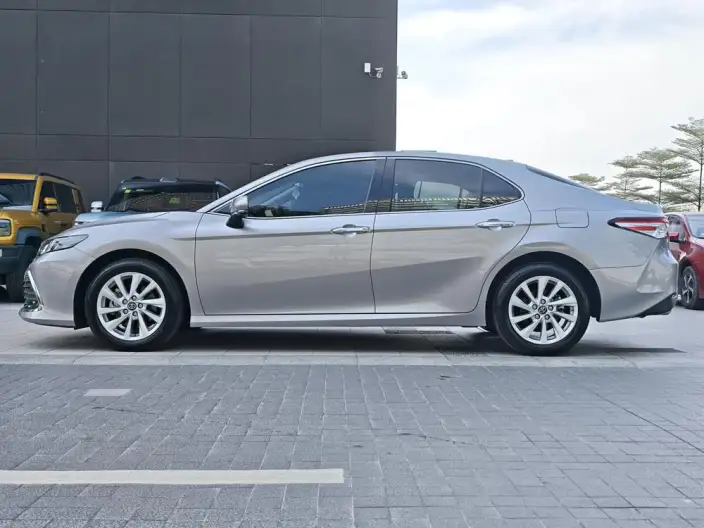 Toyota Camry 2021 Model 2.0G Deluxe Edition