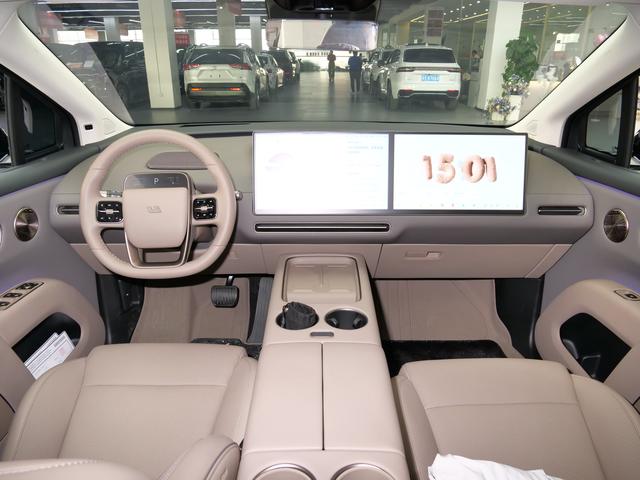 Li Auto i8 2025 Standard – фото 10