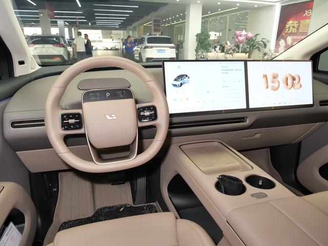 Li Auto i8 2025 Standard – фото 11