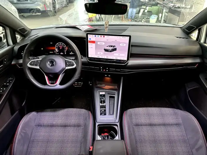 Volkswagen Golf GTI 2026 Model 380TSI DSG GTI – фото 6