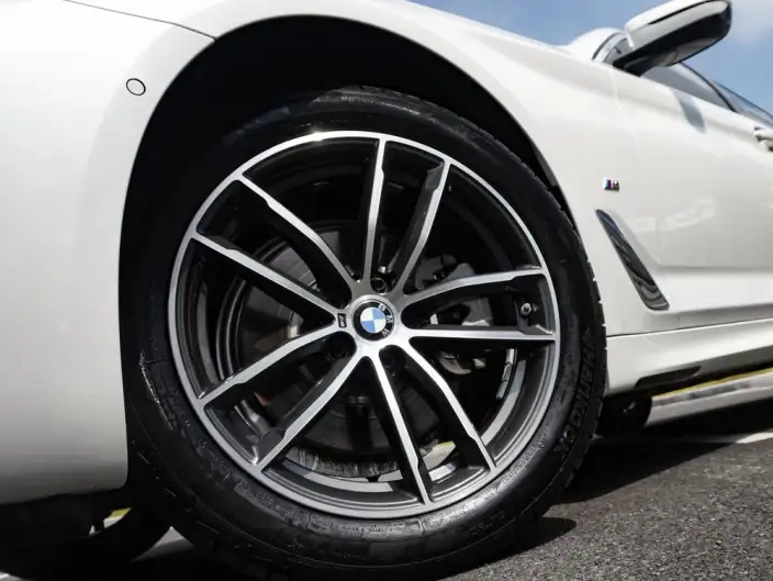BMW 5 Series 2022 Model Facelift 525Li M Sports Set – фото 6