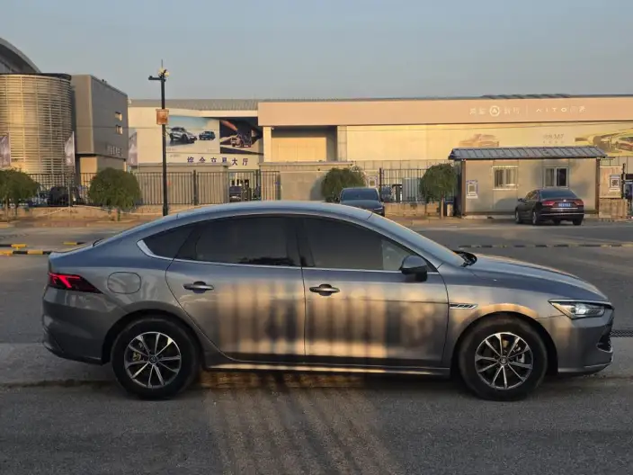 BYD Qin PLUS DM 2024 Model Honor Edition DM-i 55KM Leading Model – фото 7