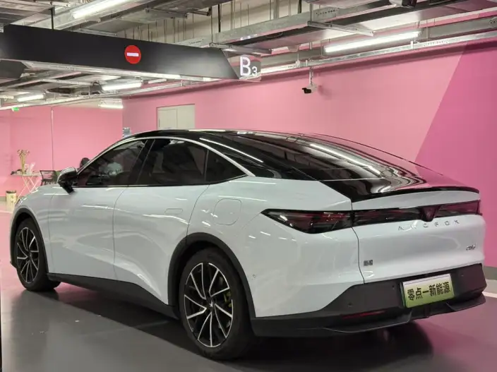 Arcfox α-S 5 2024 Model 560MAX 185kW – фото 4