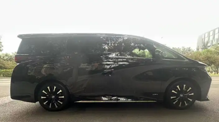Elfa 2023 Model 2.5L Intelligent Hybrid 4WD Premium Edition – фото 3