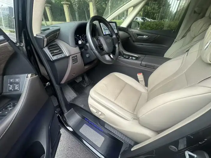 Elfa 2023 Model 2.5L Intelligent Hybrid 4WD Premium Edition – фото 6