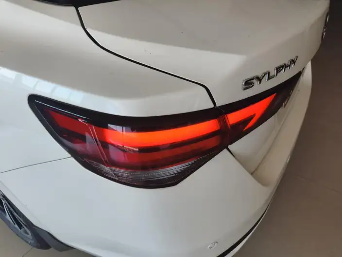 Nissan Sylphy 2023 Model 1.6L CVT Smart Driving Edition – фото 10