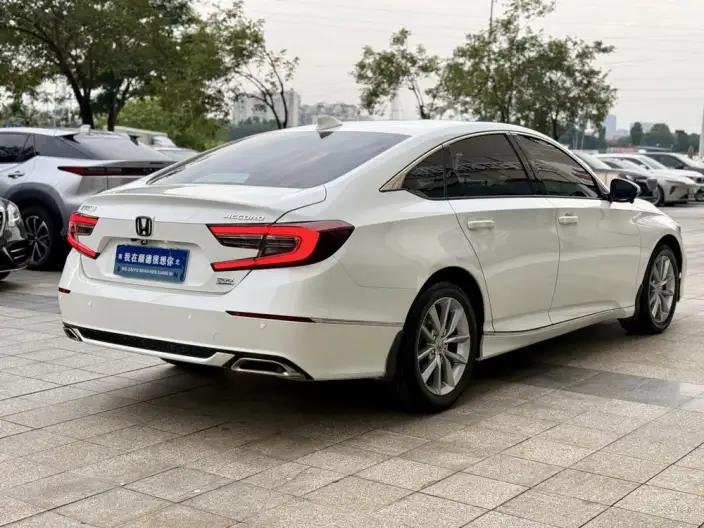 Honda Accord 2022 Model 260TURBO Deluxe Edition – фото 6