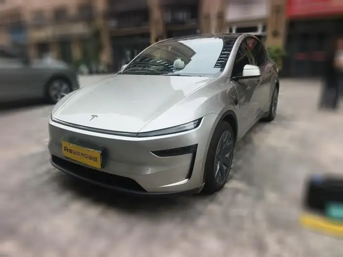 Model Y L 2026 Model Standard Edition – фото 1