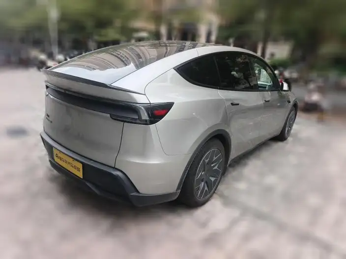 Model Y L 2026 Model Standard Edition – фото 2