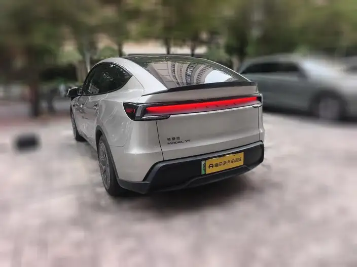 Model Y L 2026 Model Standard Edition – фото 4