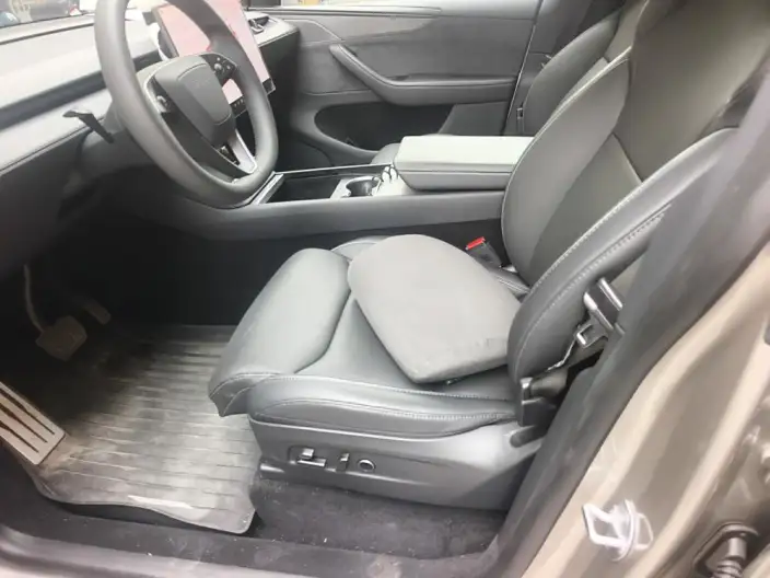 Model Y L 2026 Model Standard Edition – фото 10