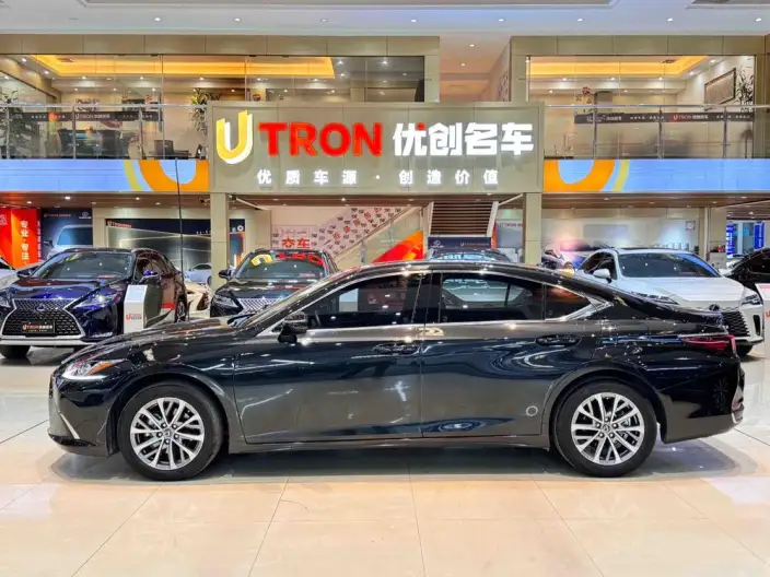 Lexus ES 2021 Model 200 Superior Edition