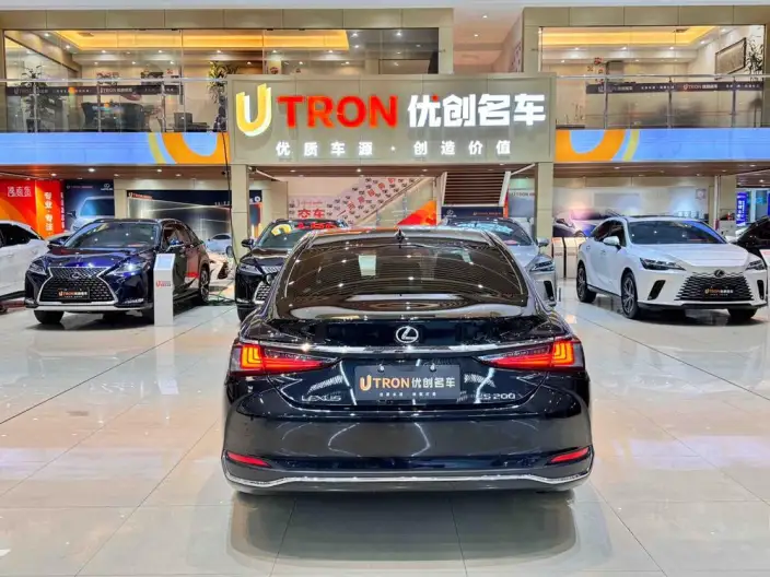 Lexus ES 2021 Model 200 Superior Edition