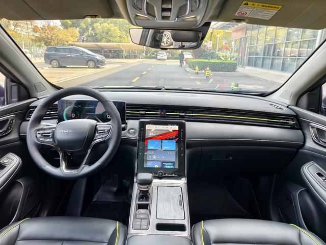 Roewe RX5 2021 PLUS 330TGI Automatic Guochao Smart Premium – фото 10