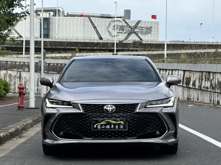 Toyota Avalon 2023 Model 2.5L Automatic Deluxe Edition – фото 2