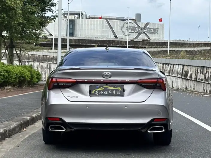 Toyota Avalon 2023 Model 2.5L Automatic Deluxe Edition – фото 4