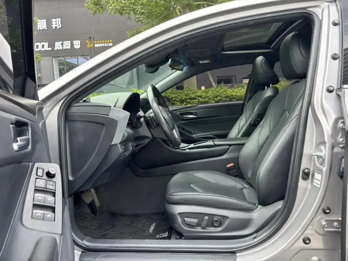 Toyota Avalon 2023 Model 2.5L Automatic Deluxe Edition – фото 9