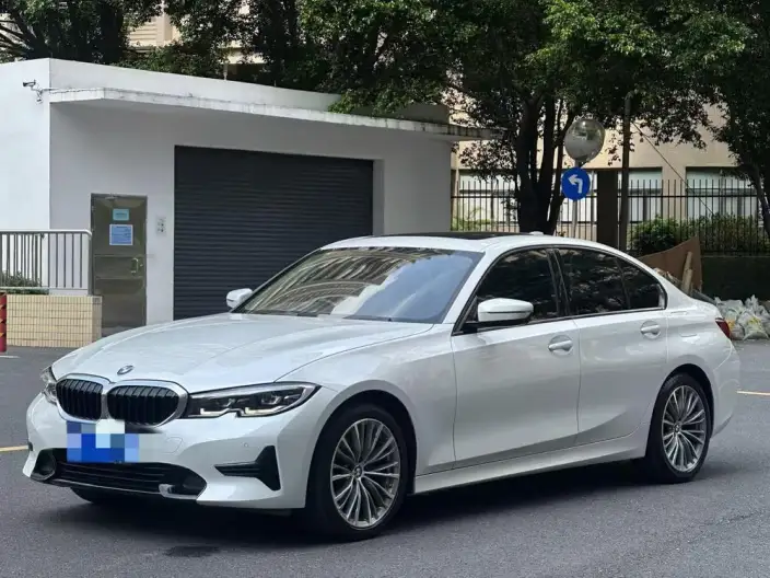 BMW 3 Series 2022 Model 320i Sports Set – фото 1