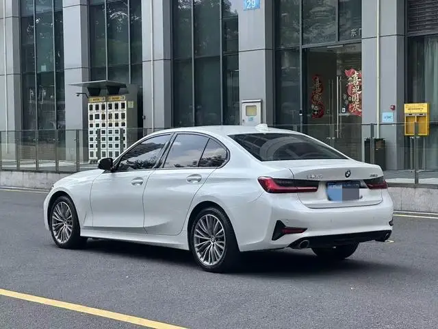 BMW 3 Series 2022 Model 320i Sports Set – фото 3