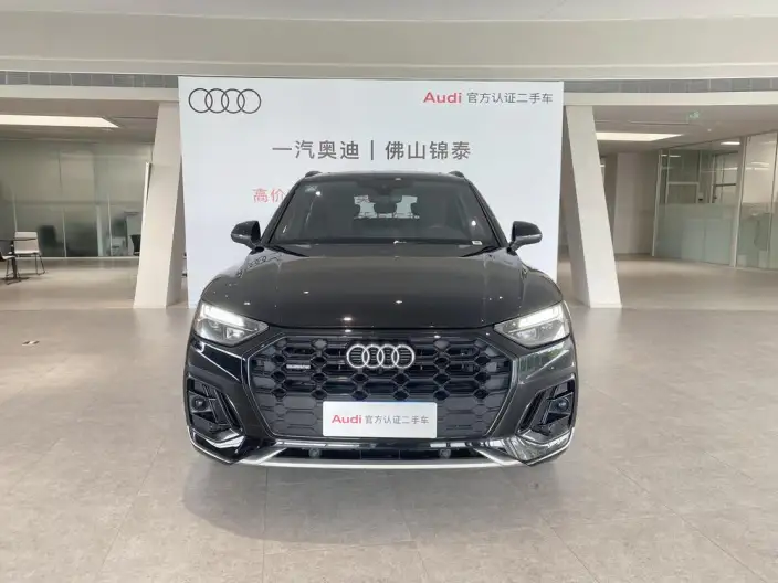 Audi Q5L 2025 Model quattro 45th Anniversary Collector Edition Edition 40TFSI Luxury Dynamic Model – фото 2