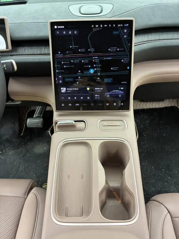 NIO EC6 2024 Model 75kWh – фото 7