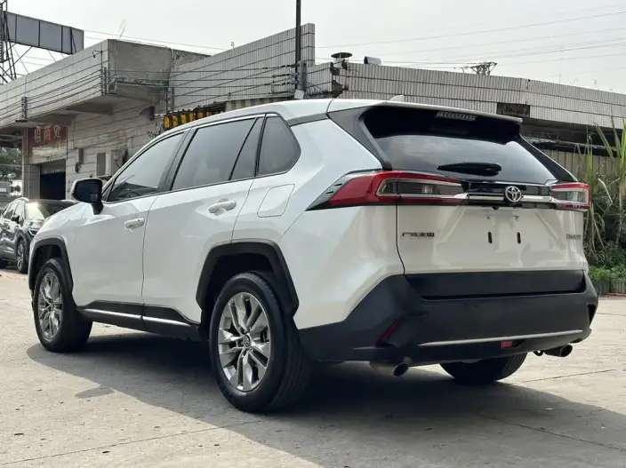 Toyota Wildlander 2021 Model 2.0L 2WD Deluxe Edition – фото 4