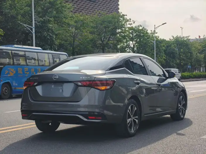 Nissan Sylphy 2023 Model 1.6L CVT Yuexiang Edition – фото 6