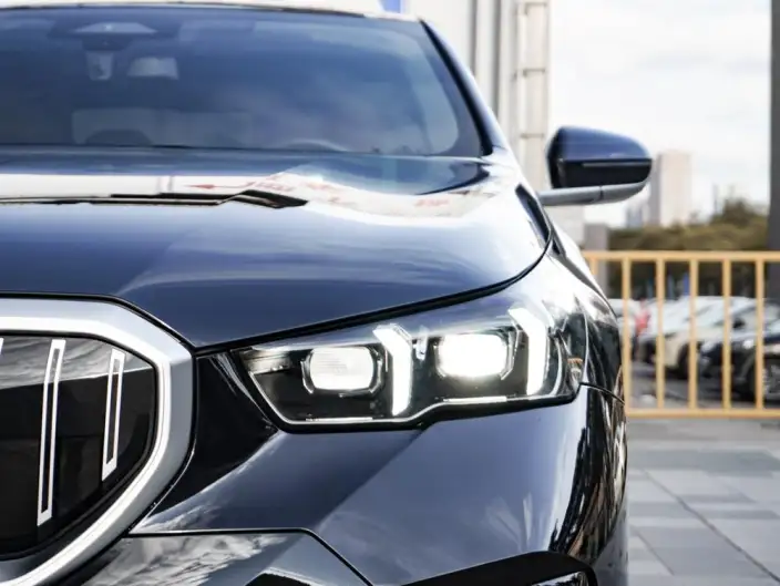 BMW 5 Series 2025 Model 525Li M Sports Set – фото 6