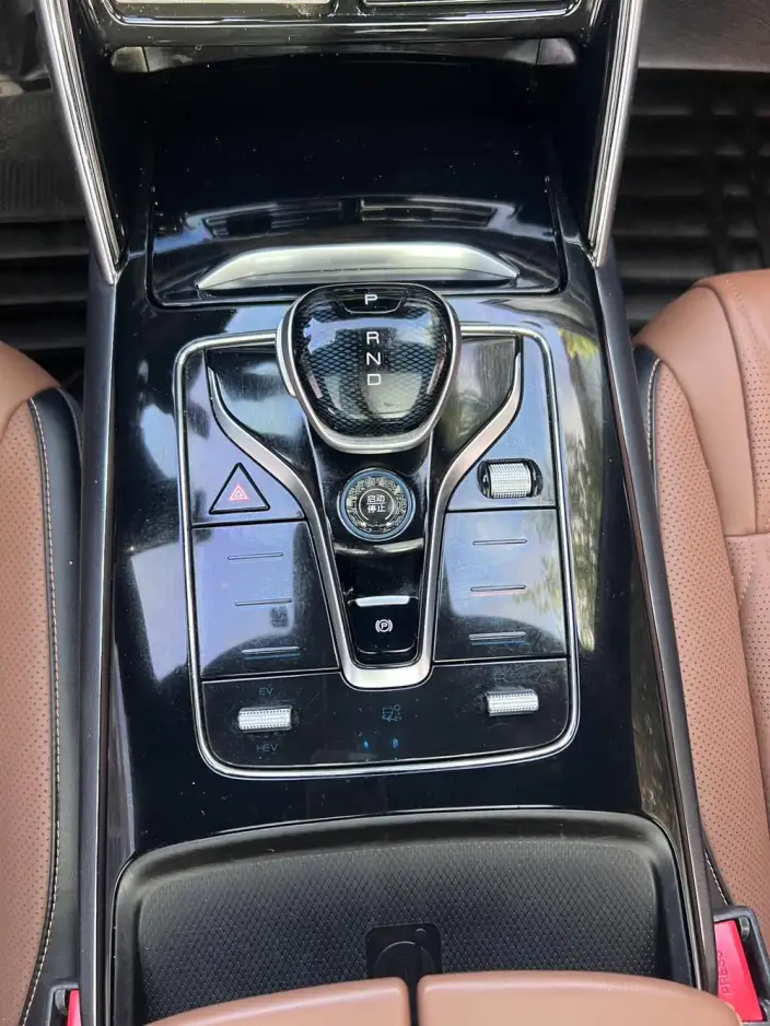 BYD Tang DM 2021 Model DM-i 1.5T 112KM Noble Model – фото 8