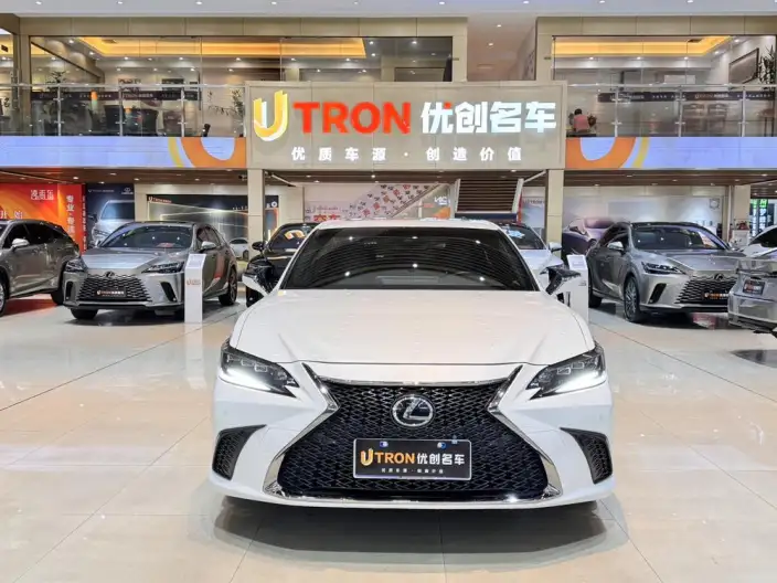 Lexus ES 2022 Model 200 Superior Edition