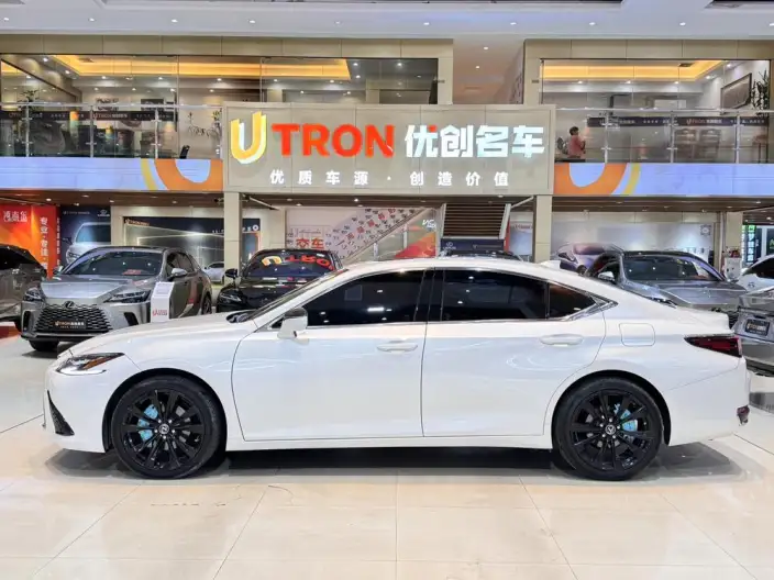 Lexus ES 2022 Model 200 Superior Edition
