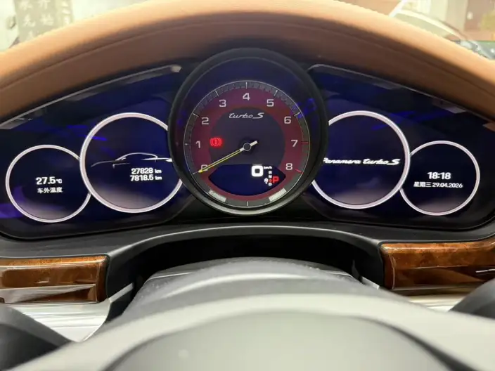 Panamera E-Hybrid 2023 Model Panamera Turbo S E-Hybrid Executive Extended Edition 4.0T – фото 8